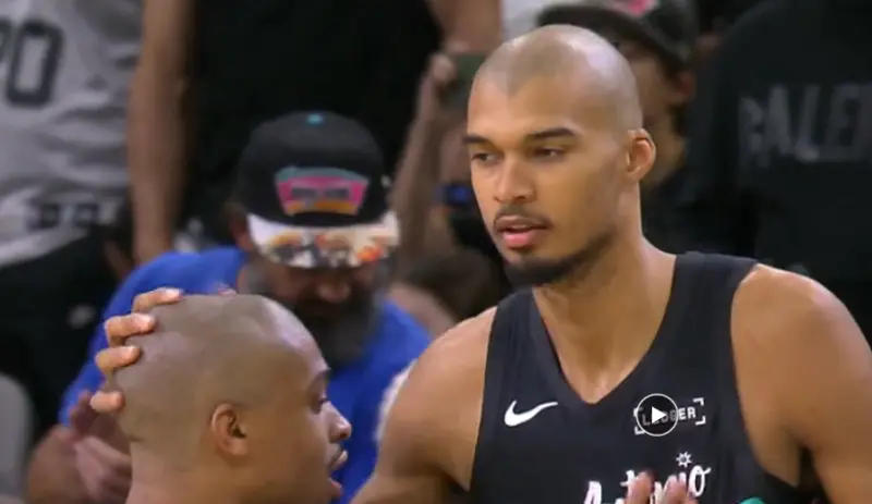 馬刺雙星突剃光頭！文班亞馬變身「少林武僧」　原因竟是一句話