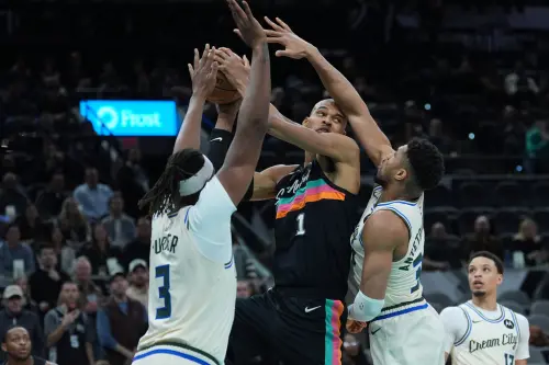 NBA／馬刺119：101公鹿！文班亞馬膝蓋驚魂無礙　22分鐘狂飆22分
