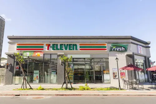 雙北僅一間！7-11特殊店型「Fresh橋港」登場：最強特色不像超商
