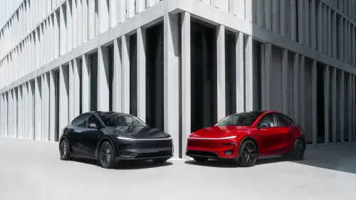 ▲Model Y Performance 今正式開放下訂，外觀升級專屬空力套件與碳纖維擾流，兼具 3.5 秒破百強悍性能與 598 公里長續航。（圖／Tesla 提供 tesla.com/zh_TW/）