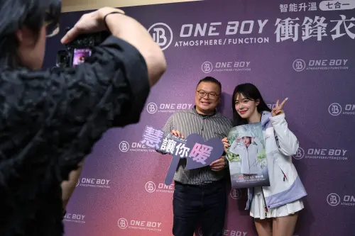 ▲李多慧ONE BOY一日店長。（圖／記者朱永強攝）