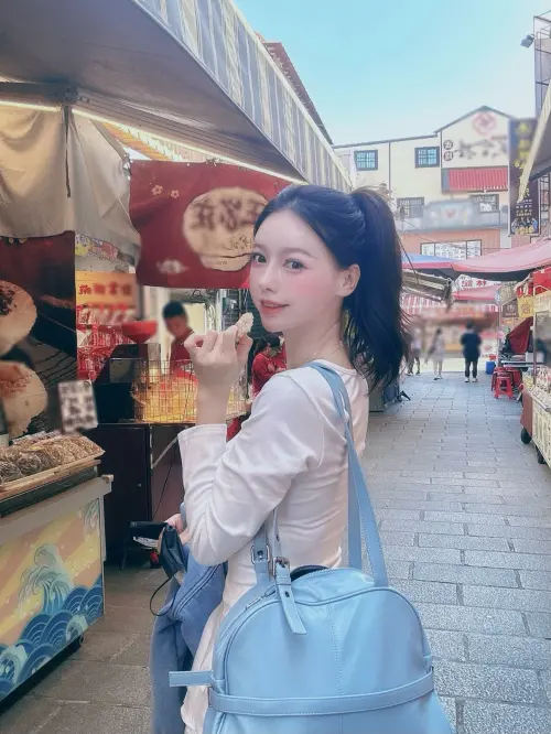 ▲李雅英到台南安平老街當觀光客。（圖／이아영 IG＠yyyoungggggg）