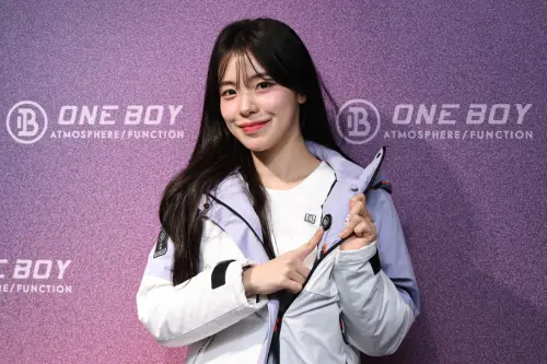 李多慧化身「最暖店長」粉絲擠爆櫃位　實穿ONE BOY直呼：好暖
