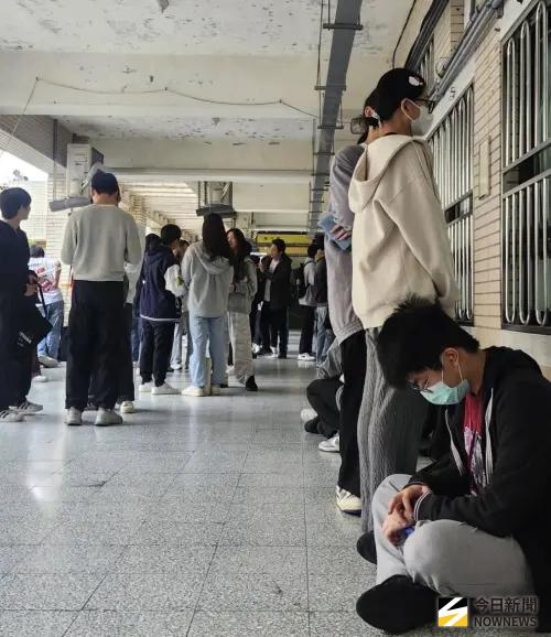 考場不開冷氣悶出怨氣！考生反應悶熱　大考中心：全班同意才開窗
