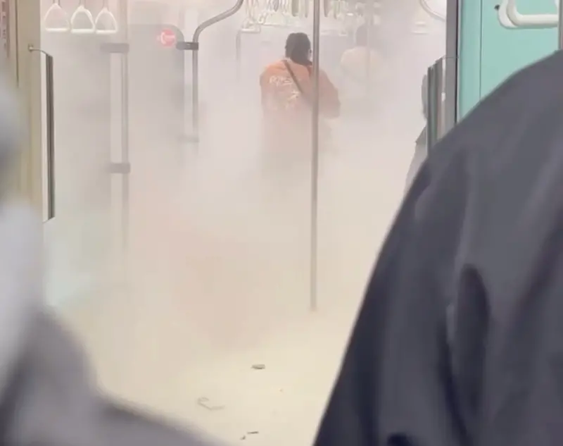 北捷深夜驚魂「全車廂都是煙」！行動電源又爆炸　乘客嚇壞狂逃跑