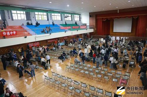 國英不會寫怎麼辦？別再盲目選C！補教師揭「高機率答案」
