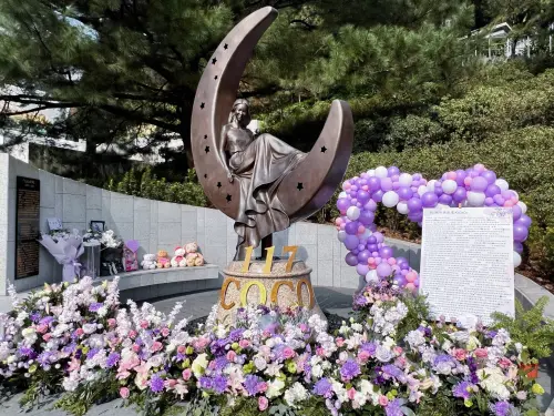 ▲李玟在金寶山的「永遠的月光愛人」紀念雕像完成1週年。（圖／CoCo Lee Fanclub Taiwan FB）