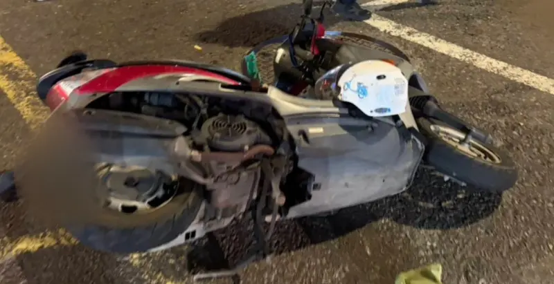 三峽路口死亡車禍！機車撞大貨車　女兒輕傷、64歲母失血過多身亡