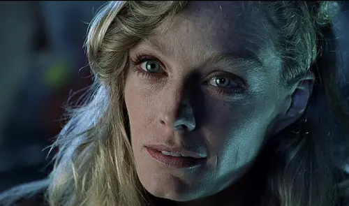 ▲蘇西艾米斯（如圖）在《鐵達尼號》演女主角的孫女，後來則嫁給了該片導演詹姆斯卡麥隆。（圖／摘自IMDb）