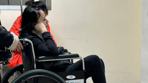 安歆澐才控老公家暴！演出不慎遭飛踢當場昏厥　緊急送醫畫面曝光
