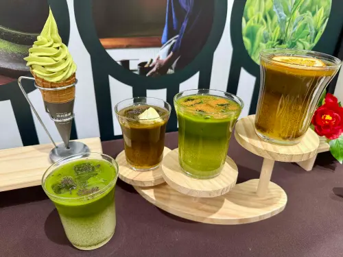 ▲辻利茶舗供應品項多元，重度抹茶控必喝「御抹茶系列（純飲）」，還有結合台灣在地水果的特調新品。（圖／記者蕭涵云攝）
