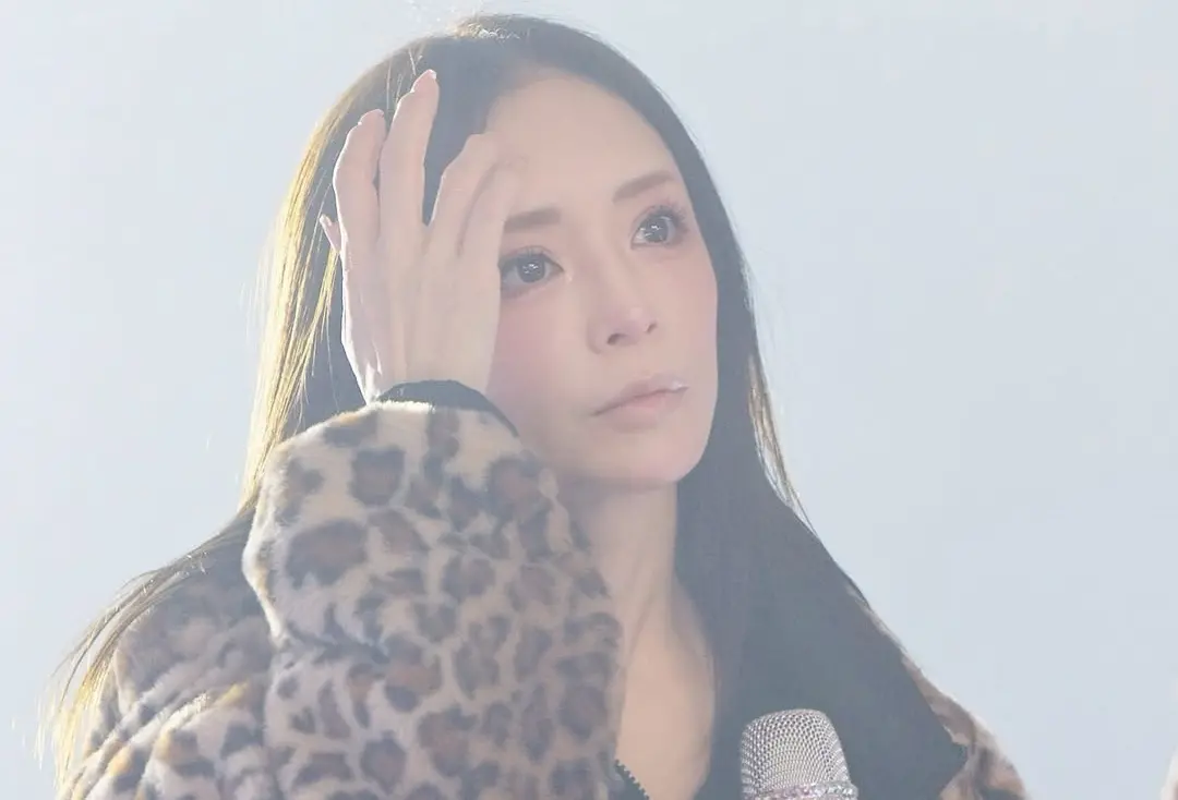 ▲濱崎步去年12月的上海演唱會在開唱前1天臨時遭取消，不料時隔近2個月，她似乎還沒消氣，今（18）日狂PO文洗版，秀出現場照質問：「這像彩排嗎？」（圖／濱崎步IG@a.you）