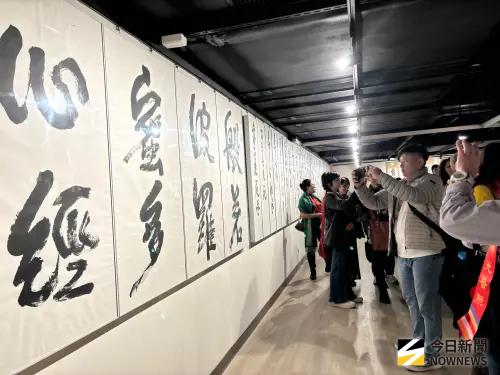 ▲台中市新惠中寺「佛光緣美術館台中館」，今日（18）日啟用暨舉行開山祖師星雲法師「一筆字書法特展」，（圖／記者金武鳳攝，2026.1.18)