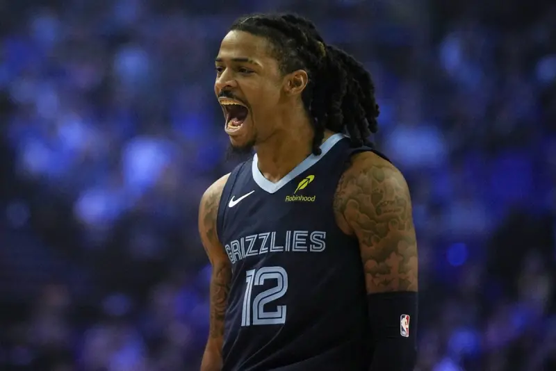 ▲灰熊隊當家球星莫蘭特（Ja Morant）在缺陣多場後強勢復出，全場砍下24分並傳出13次助攻，帶領灰熊以126：109大勝魔術。（圖／美聯社／達志影像）