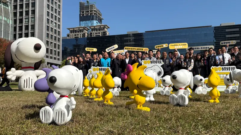 快來台中打卡！不只21公尺嚕嚕米　史努比家族進駐陪你過馬路