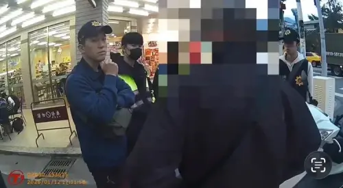 ▲花蓮一名男子因懷疑被牌友出老千詐賭才慘輸四萬多元，因此於酒後憤而持刀傷人被逮。（圖／翻攝畫面）