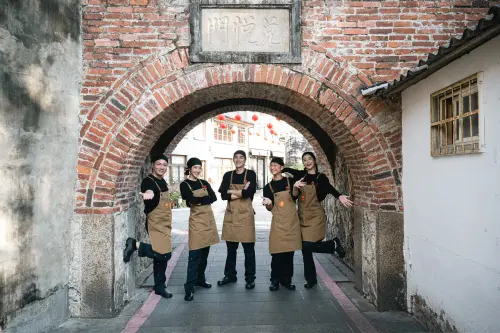 ▲《請世界吃桌》製作費高達新台幣八千萬，以高規格製作，兼具娛樂與文化深度，此次更跨亞洲、美洲、大洋洲三地拍攝（圖／三立提供）