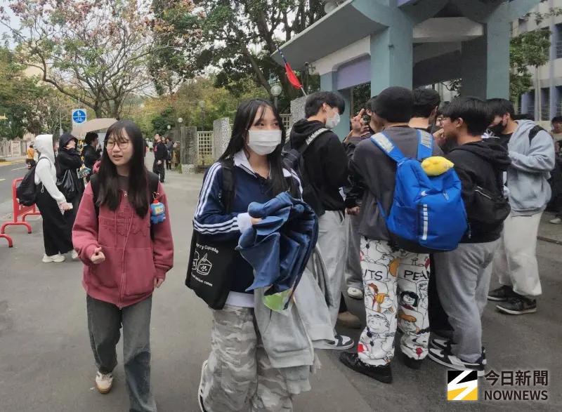 ▲學測成績今天公布，對於申請入學，專家提出建議，像是選填志願部分，被認為是跳板的數學系，其實未來可能有相當多的出路。（示意圖／記者吳翊緁攝 ）