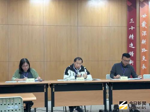 ▲由左至右分別為南湖高中老師林靜怡、麗山高中老師廖偉國、永春高中老師洪偉豪。（圖／記者李青縈攝）