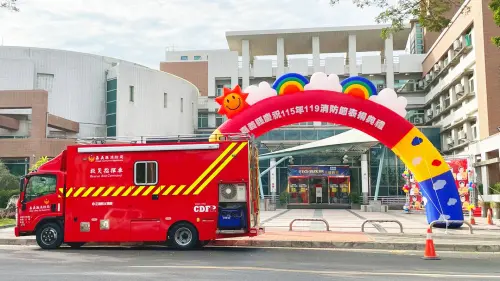 ▲119消防節，嘉義縣府舉辦慶祝典禮，現場首度公開展示新一代的資訊救災指揮車。（圖／正德防火提供）