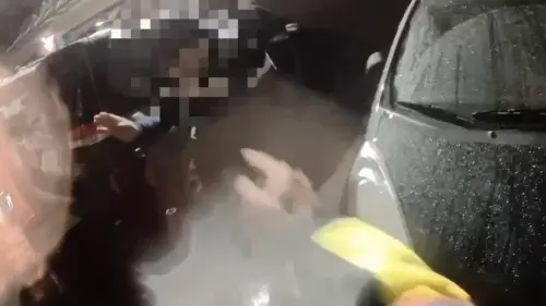 ▲新北市蘆洲區狠心殺害雙親的36歲廖姓男子，稍早於新莊區街頭閒晃時被逮。（圖／翻攝畫面）