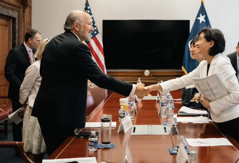 爭取關稅15％不疊加　鄭麗君感性發文：旅途終於到了回家的時刻