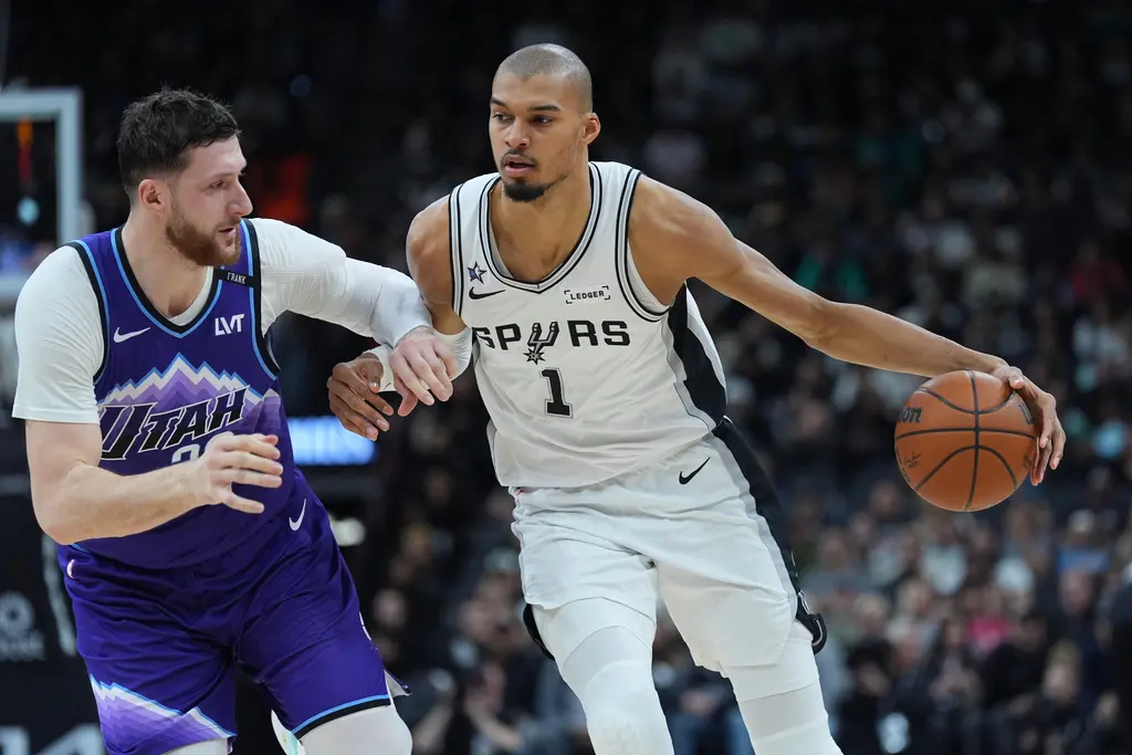 ▲馬刺超級新星文班亞馬（Victor Wembanyama）入選2026年NBA全明星賽先發名單，年僅22歲的他成為隊史第5位獲此殊榮的球員，率領球隊重返西區強權行列。（圖／美聯社／達志影像）