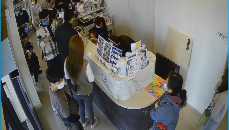 病患激增！耳鼻喉科候診單深不見底　醫曝每年「2大」感冒高峰期