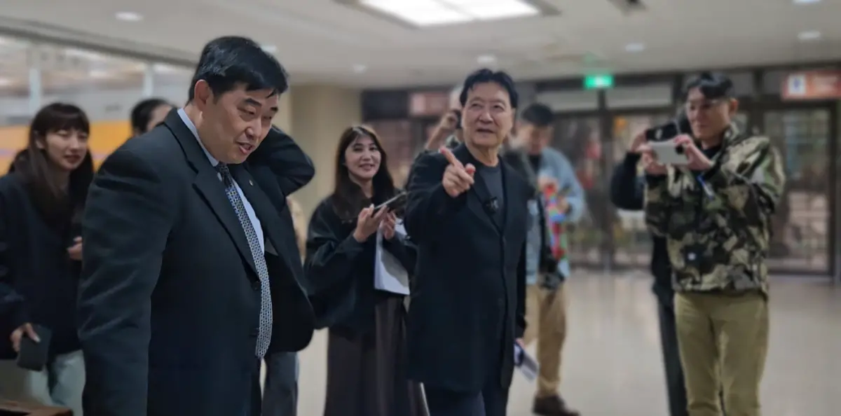 ▲前中廣董事長趙少康大罷免亮票案認罪答辯並請法院比照類似案件讓他以支付公庫5千元的代價附條件緩刑，不過台北地院判決的金額是10倍：5萬元。（圖／記者劉松霖攝，2025.12.31）