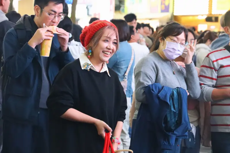 甄嬛傳原唱吳亦帆開唱遭檢舉！她霸氣護學生　驚爆老爸差點害死她