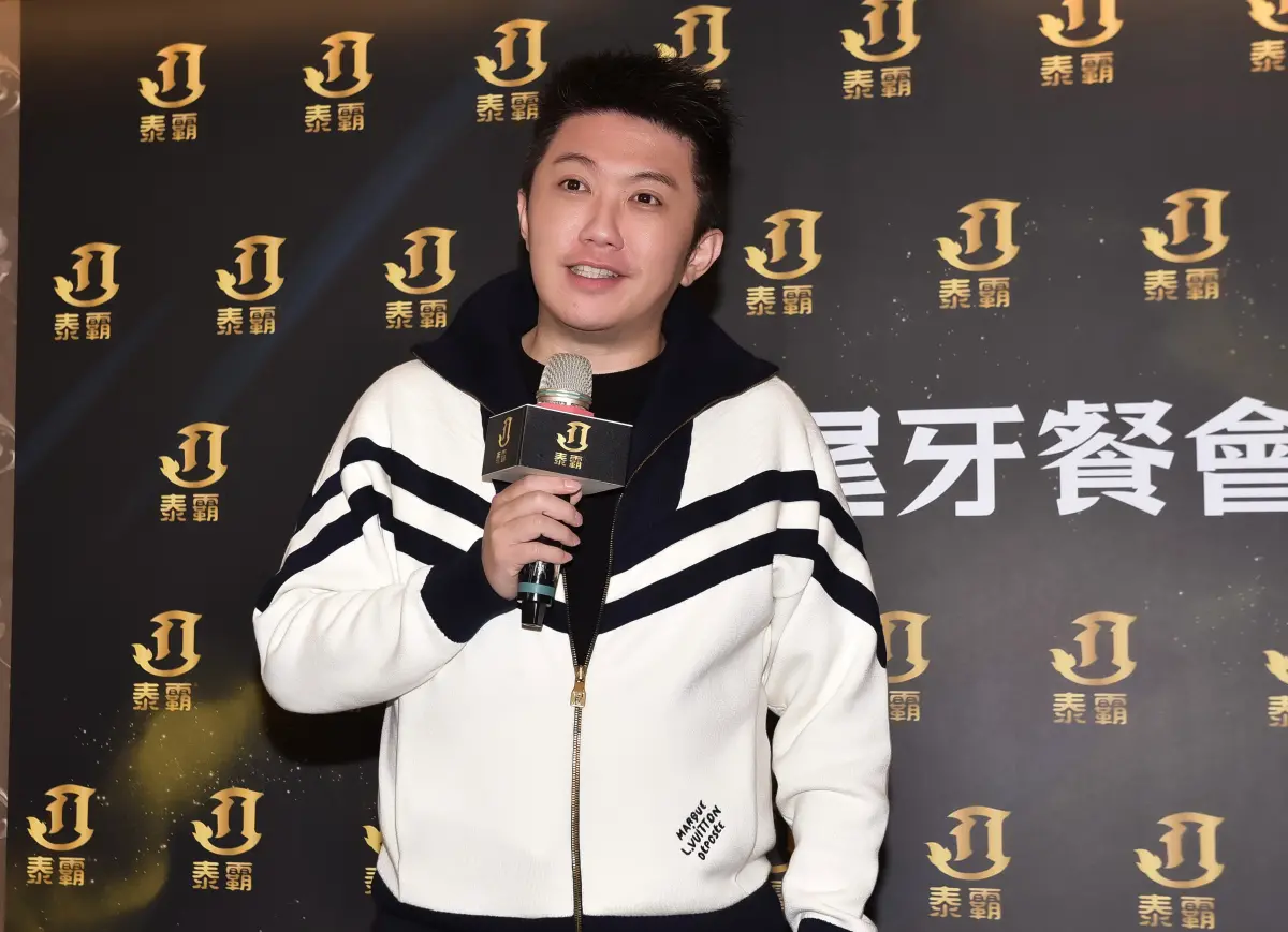 ▲賓賓哥（如圖）否認海撈上億，透露去年賠了700萬。另外由於大環境不景氣，他表示近期會暫停直播，但還是會拿老本出來做公益。（圖／泰霸團隊提供）