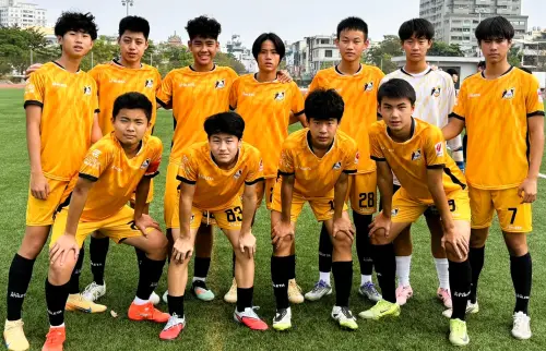 ▲(前排右一)吳裕威把握角球機會頭槌建功，最終4：1獲勝。(圖/高雄Attackers FC提供)