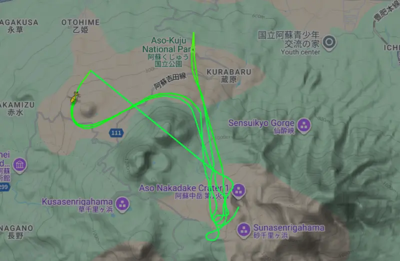 ▲由航班追蹤網站flightradar24可看到失事的阿蘇火山觀光直升機的航跡圖。（圖／flightradar24）