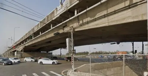 ▲交通部公路局經評估後，已正式同意於台61線彰化鹿港段179K處設置公路休息站。（圖／GoogleMaps）