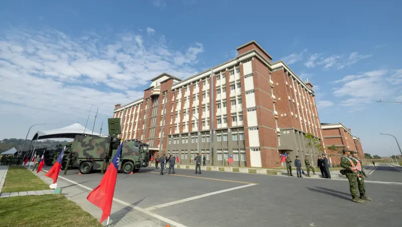    ▲鷹眼野戰防空相列雷達系統。（圖／總統府提供）  