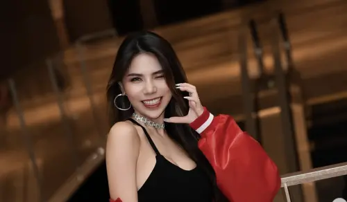 蕾菈鬆口和晨灰真實關係！男方情史超精彩　250萬保時捷隨她開
