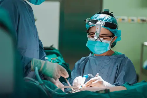 ▲林口長庚乳房醫學中心主任郭玟伶採用達文西手術治療乳癌。（圖／長庚提供）