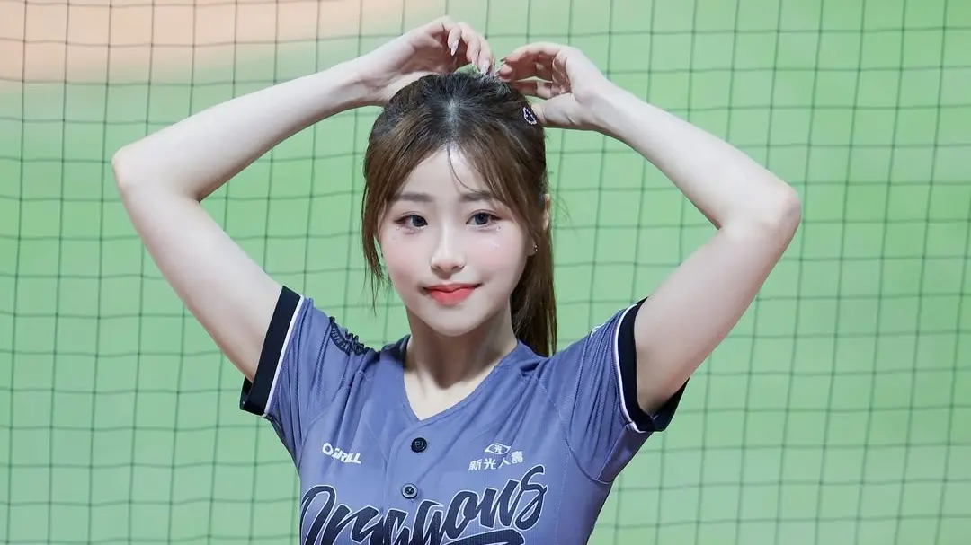 ▲柳柳傳出小龍女身分約滿不續，引發球迷熱議，她去年在韓國社群具高討論度，甚至有不少韓國砲哥特地為她來台，因此前往海外發展的聲音再被提起；球團回應尊重規劃，一切仍以公告為準。（圖／翻攝自柳柳IG@yuxyndi）