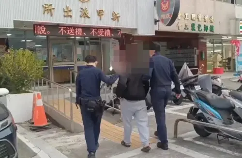 ▲高雄今天清晨發生酒駕肇逃事件，導致一名單車騎士受傷送醫。（圖／民眾提供）