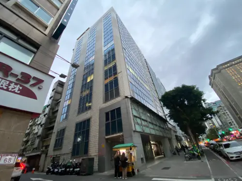 ▲中山區松江路排名第五的227坪店面（前身為日盛銀行松江分行），目前雖有新租客進駐但尚未掛牌。（圖／台灣房屋提供） 
