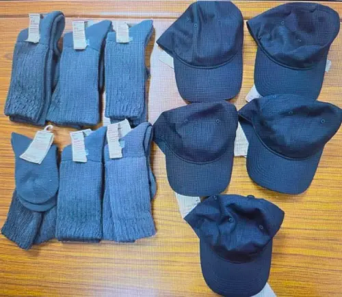 ▲楊男偷走知名日系品牌的襪子6雙、帽子5頂。（圖／翻攝畫面）