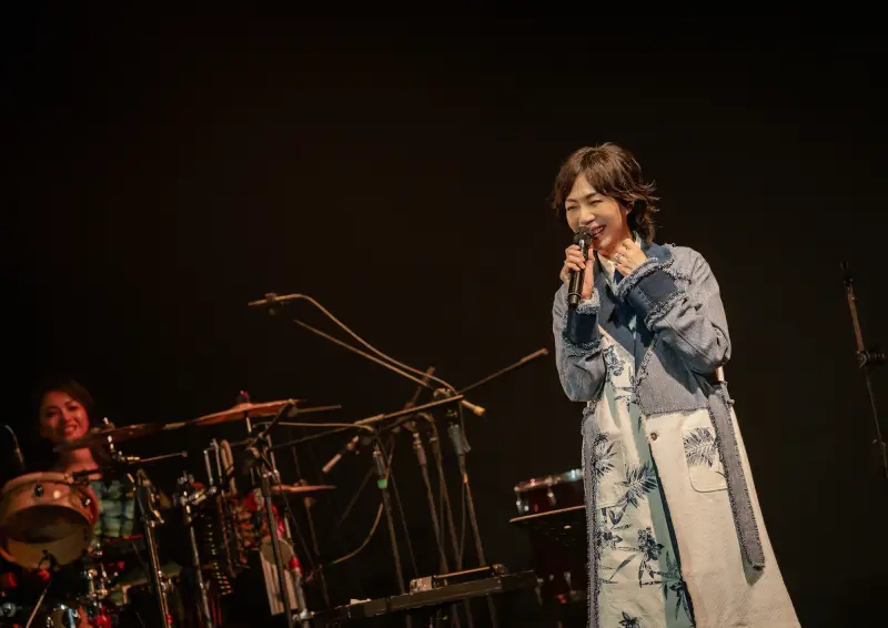 ▲萬芳（如圖）最近開始《Everyday Sunday 每天都是星期天》巡迴演唱會，但在台北場前夕，她不小心滑倒重摔，當下腦袋一片空白，回神來她感嘆：「幸好人沒有不見。」（圖／Legacy Taipei、原點概念提供）