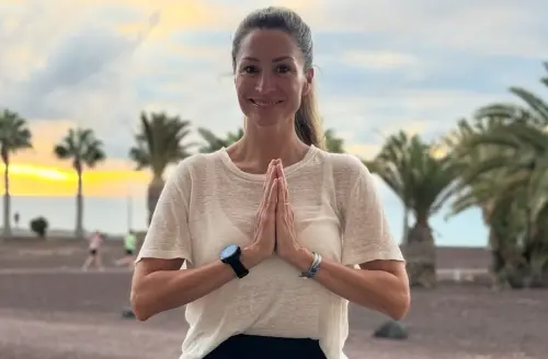 ▲蕾貝卡盧斯（如圖）曾擔任貝克漢私人助理，並自爆與對方有過一段情。（圖／IG@rebeccaloosofficial）