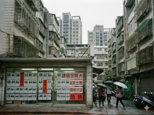 ▲店東先營造出大方形象，初期借款時有借有還，讓被害者放下戒心。（示意圖／AI 生成）