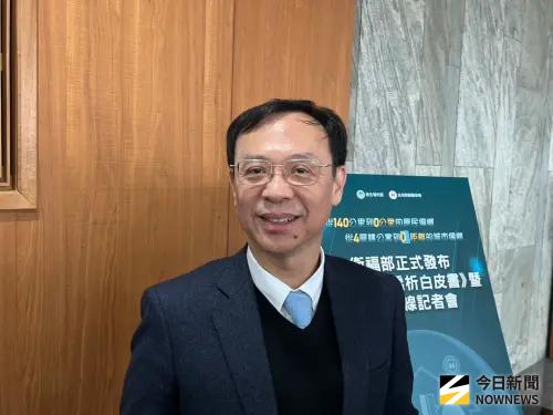 公費醫學生新制綁約15年！不限偏鄉　石崇良：成年人可自行選擇
