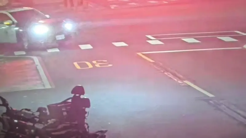 ▲台北市中山區松江路一間早餐店今（21日）驚傳遭竊，損失營業額一共4900元。（圖／翻攝畫面）