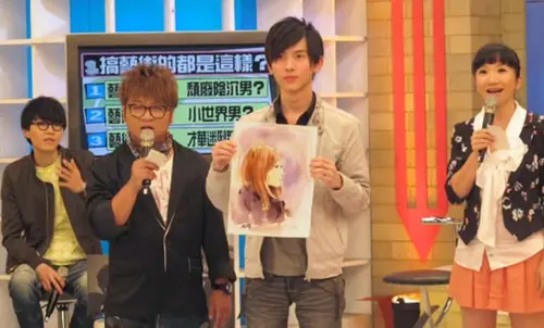 ▲2010年畫家林經哲上陶晶瑩、納豆「大學生了沒」節目，讓本在藝術界小有名氣的他被更多人知悉，如今因兩官司再度登上媒體版面。（圖／翻攝臉書）