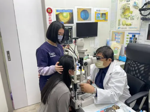 ▲洪啟庭醫師表示，造成乾眼症的因素很多，民眾若感覺眼睛乾澀不舒服，應儘早就醫檢查。（圖／洪啟庭醫師提供）