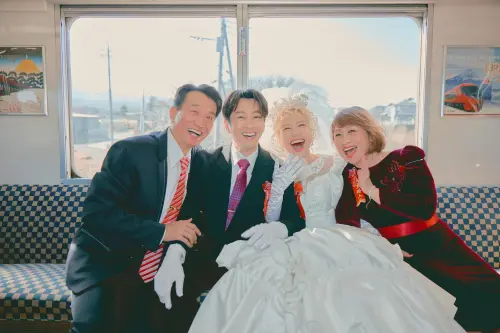 Lulu陳漢典曬一家四口婚紗照！幸福喊：全世界最用心的人都在這裡
