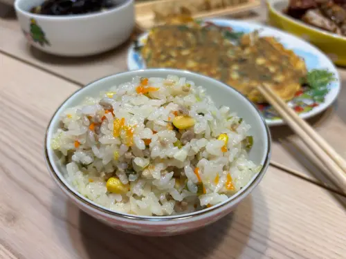 高麗菜別再炒！「加一物」重現阿嬤味道　電鍋高麗菜飯、小孩掃光
